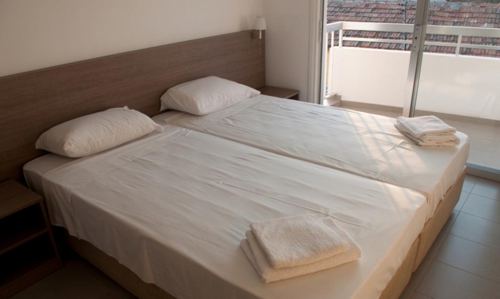St. George Rent Rooms Larnaca Exterior photo