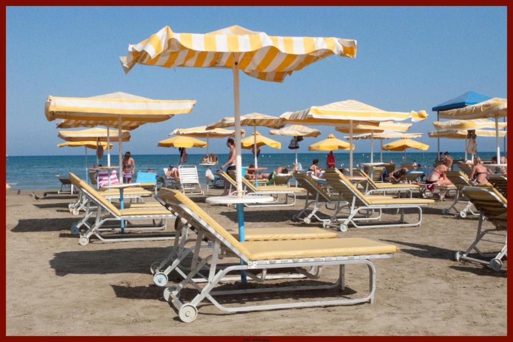 St. George Rent Rooms Larnaca Exterior photo